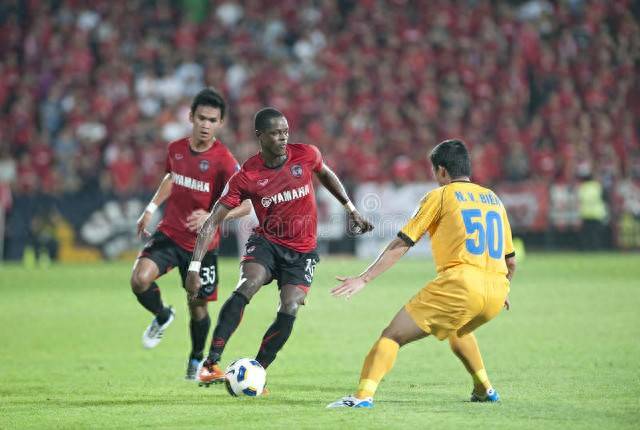  阿扎伦卡在利物浦比赛中败北，逆转引发热议！-开云在线